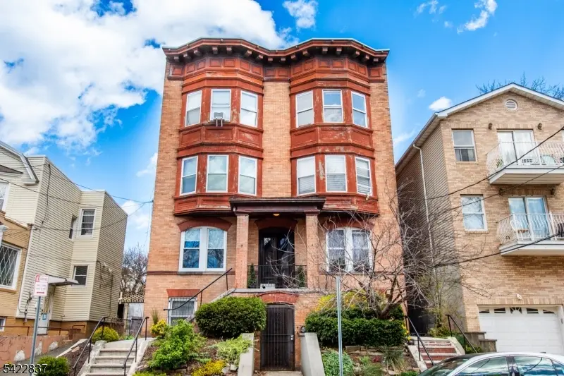 66 Gautier Ave #3R, Jersey City, NJ 07306