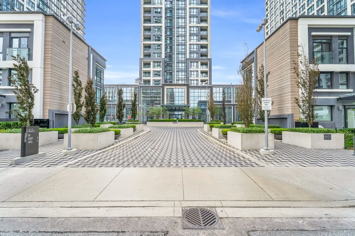 7 Mabelle AVE #610, Toronto W08, ON M5T 0C9