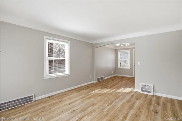 1221 E 4th ST, Royal Oak, MI 48067