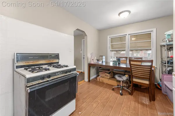 911 Sherbourne ST, Inkster, MI 48141