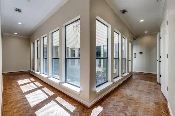 6922 Chevy Chase Avenue, Dallas, TX 75225