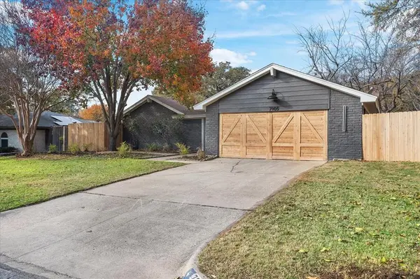 7105 Briardale Drive, North Richland Hills, TX 76182