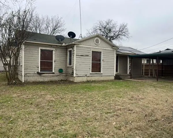 523 Richardson Street, Jacksboro, TX 76458