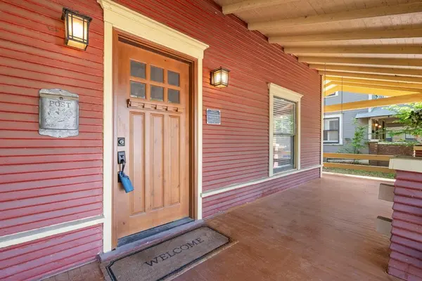 1715 College Avenue, Fort Worth, TX 76110