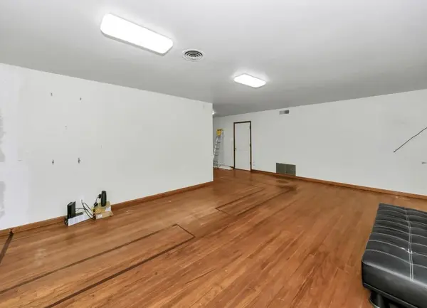 7294 Glenview Drive, Richland Hills, TX 76180