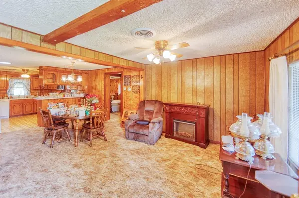 700 S Washington Street, Pilot Point, TX 76258