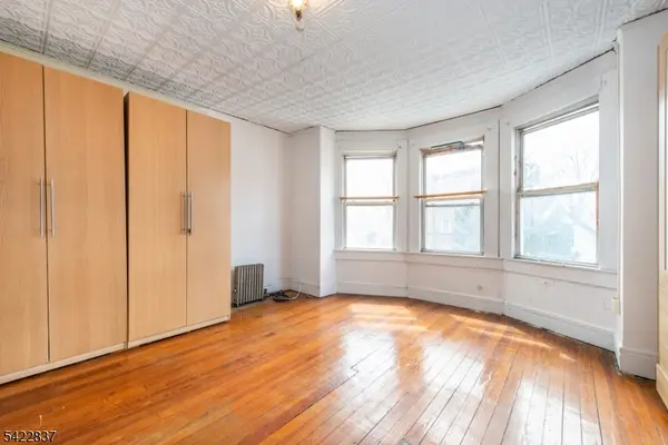 66 Gautier Ave #3R, Jersey City, NJ 07306