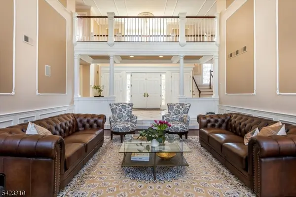 26 Mountain Ridge Dr, Livingston Twp., NJ 07039