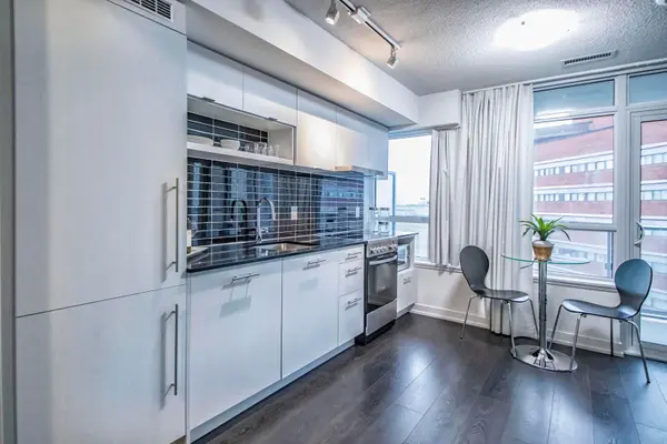 365 Church ST #904, Toronto C08, ON M5B 1Z9