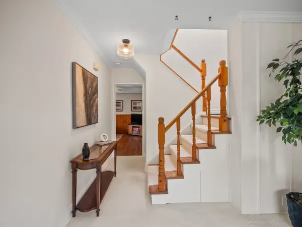 27 Madras CRES, Toronto E09, ON M1G 3L2