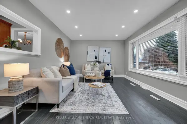 372 Garden CT, Oshawa, ON L1J 3E4