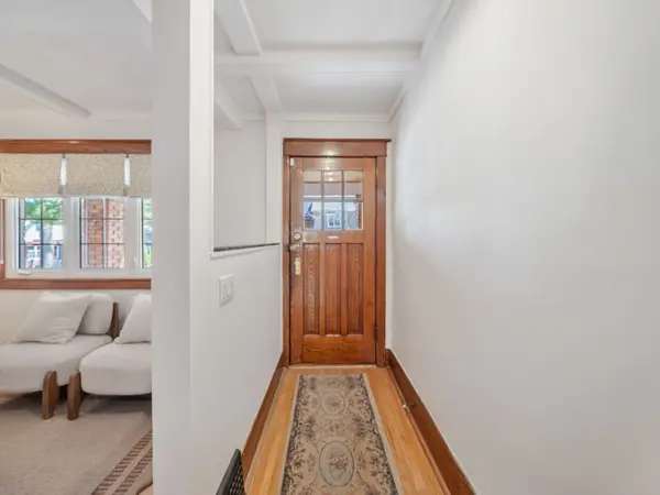 120 Hollywood CRES, Toronto E02, ON M4L 2K6