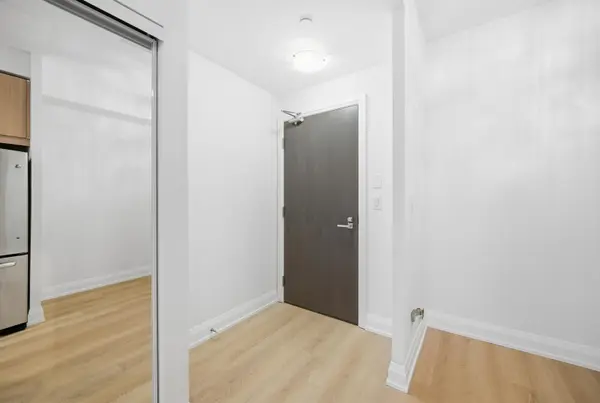 7161 Yonge ST #2433, Markham, ON L3T 0C8