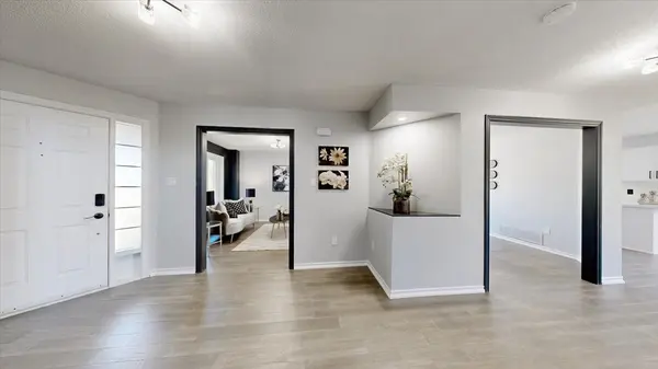 19 Tamarack TRL, Barrie, ON L4N 9S1