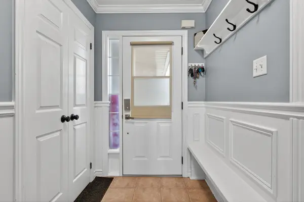 116 Bird ST, Barrie, ON L4N 0W6