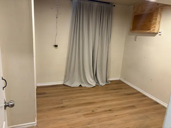 31 Bernick DR #Basement, Barrie, ON L4M 5C1