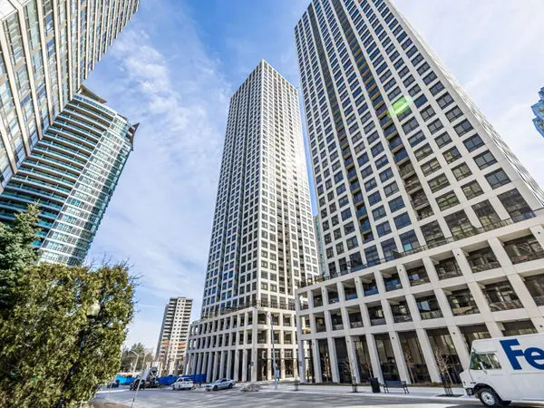 30 Elm DR W #3805, Mississauga, ON L5B 0N6