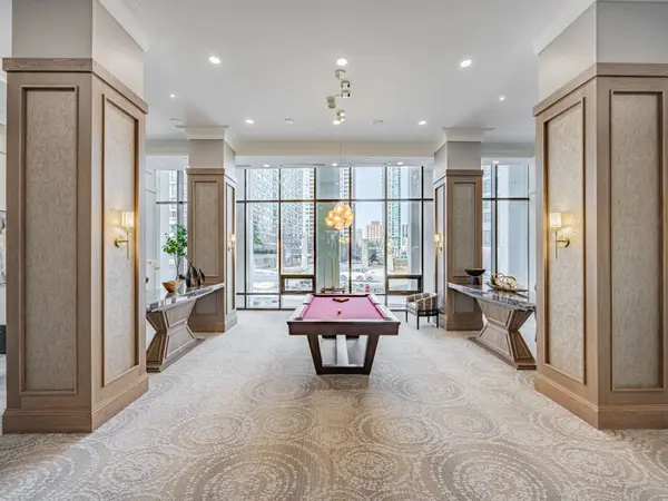 30 Elm DR W #3805, Mississauga, ON L5B 0N6