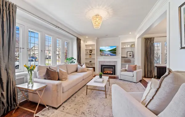 60 Thompson AVE, Toronto W07, ON M8Z 3T4