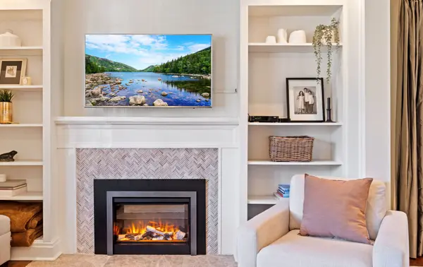 60 Thompson AVE, Toronto W07, ON M8Z 3T4