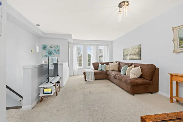 42 Palomino TRL #42, Halton Hills, ON L7G 6E9