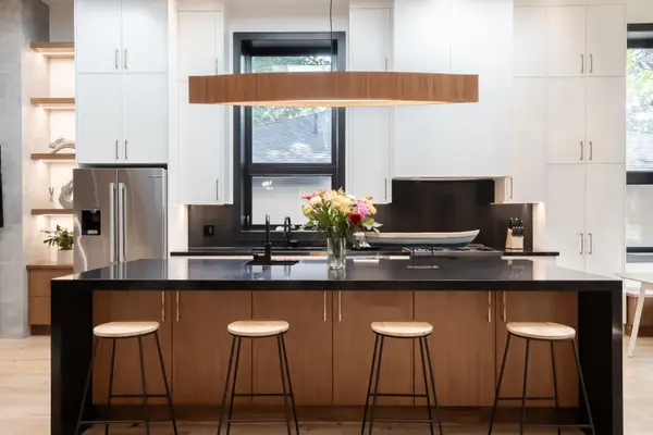 58 Farningham CRES, Toronto W08, ON M9B 3B6