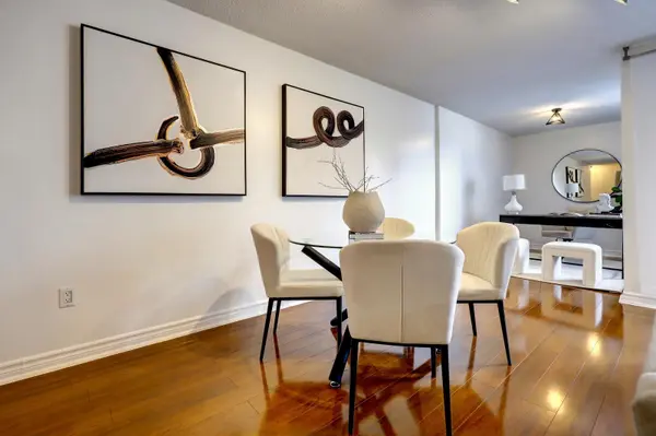 1515 Lakeshore RD E #104, Mississauga, ON L5E 3E2