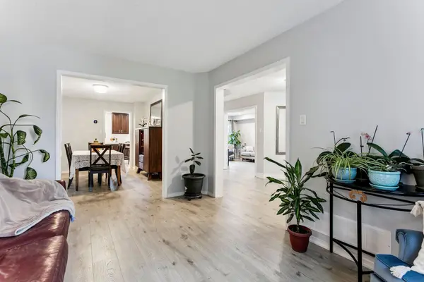 5824 Prairie CIR, Mississauga, ON L5N 6B4