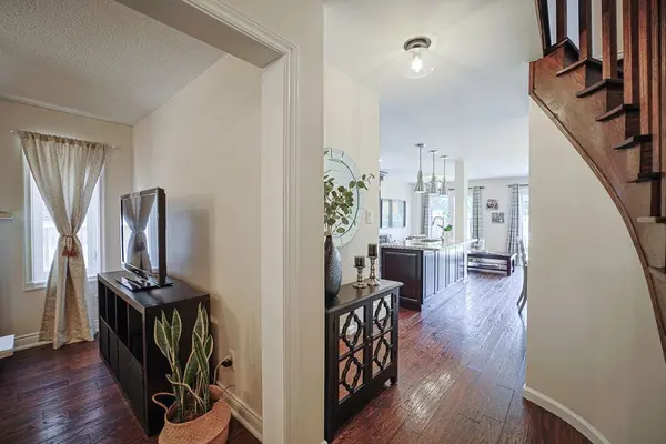 1106 Highgate PL, Mississauga, ON L4W 3H4