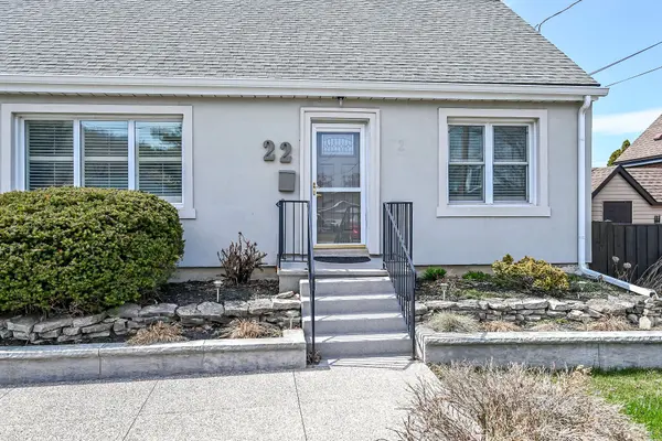 22 Marion PL, Hamilton, ON L8G 1R7