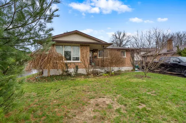 56 Royal Oak DR, Welland, ON L3C 5V9