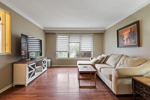 56 Royal Oak DR, Welland, ON L3C 5V9