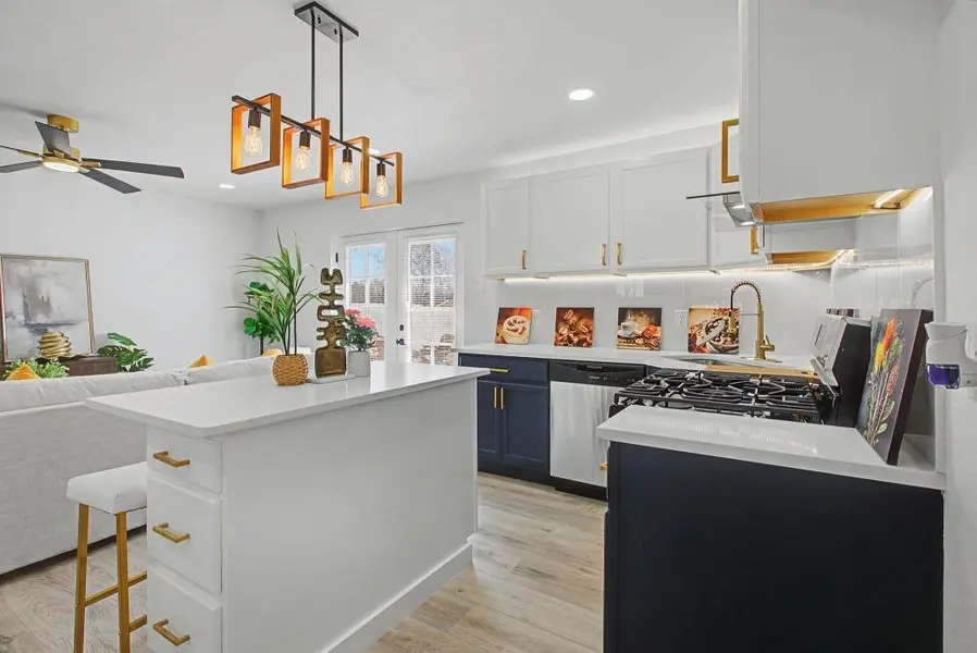 806 Laguna Drive, Garland, TX 75043