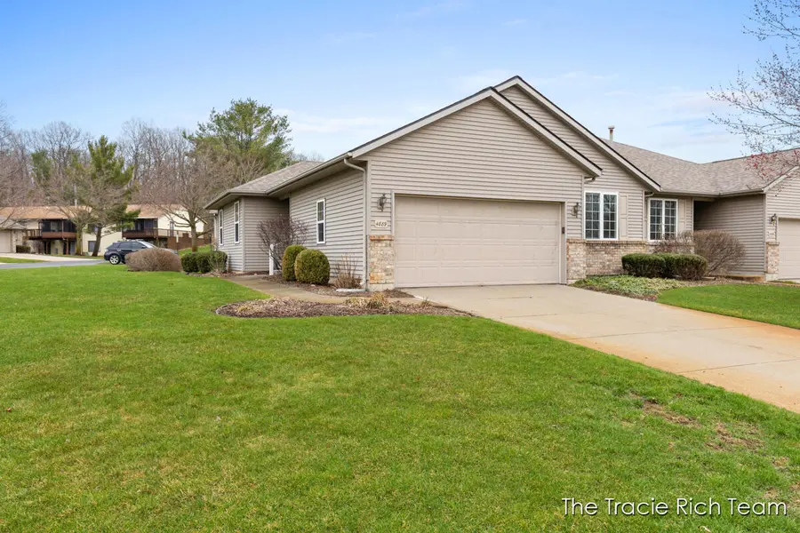 4889 Castle Hill CT NE, Rockfordcity_kent, MI 49341