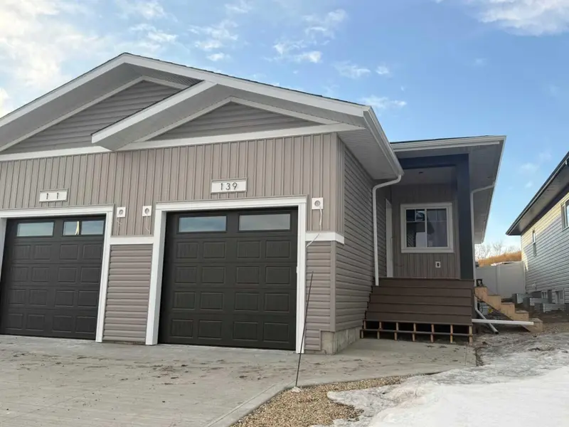139 Gray Close, Sylvan Lake, AB T4S0W4