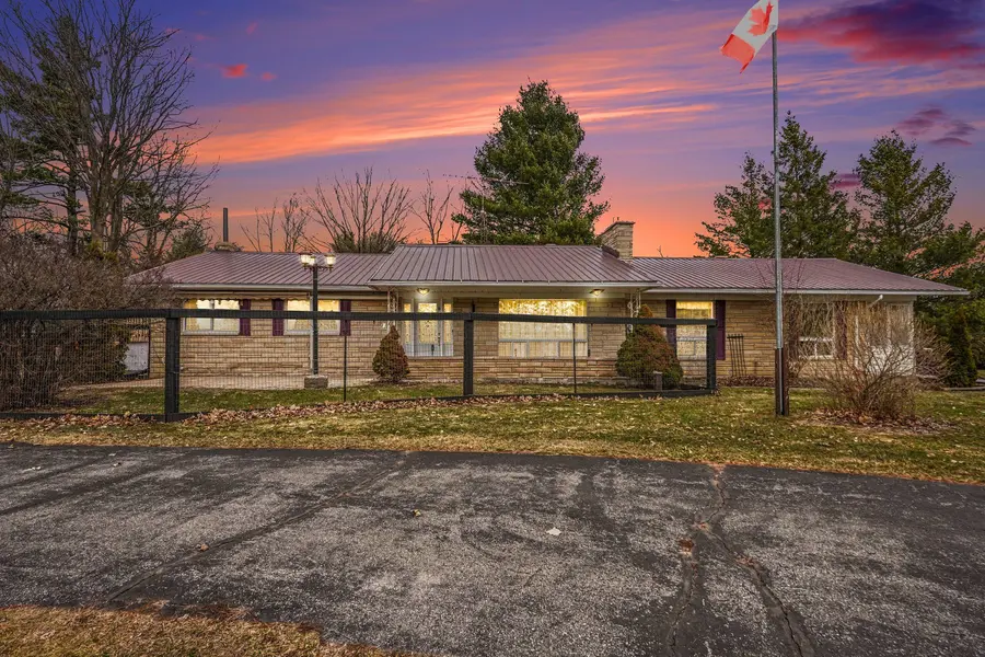 220 Highfield CRES, Beckwith, ON K7C 3P2