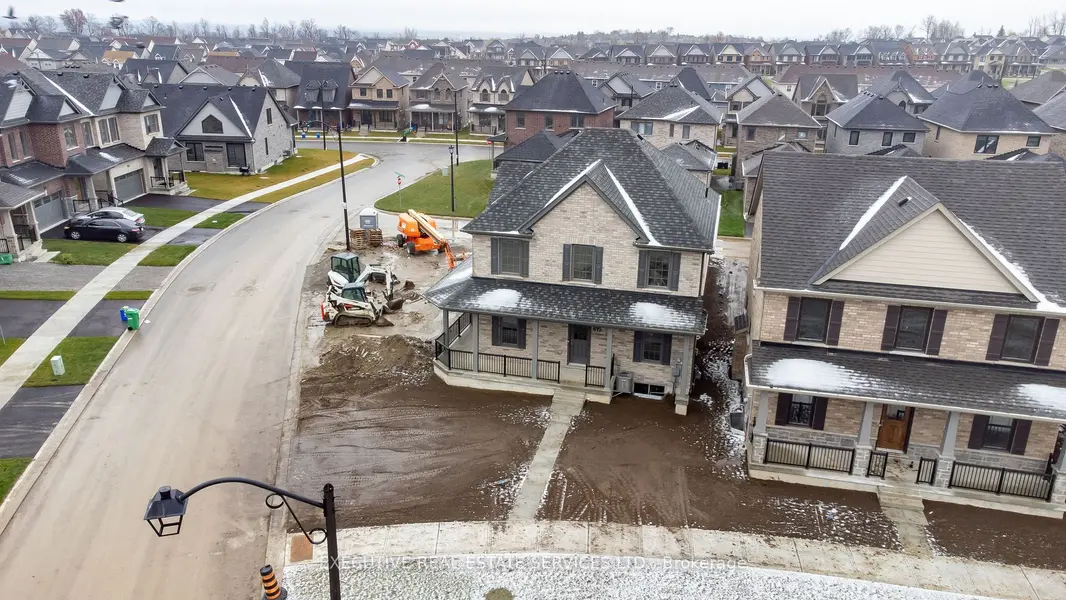 612 Wedlock LN, Peterborough, ON K9H 0C4