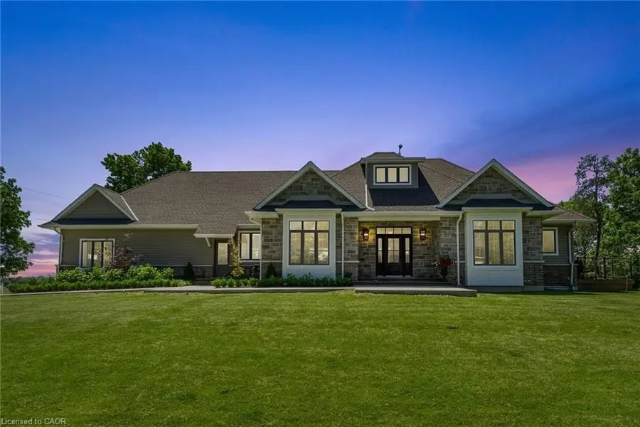 42 PARSONAGE RD, Hamilton, ON N3T 5M1