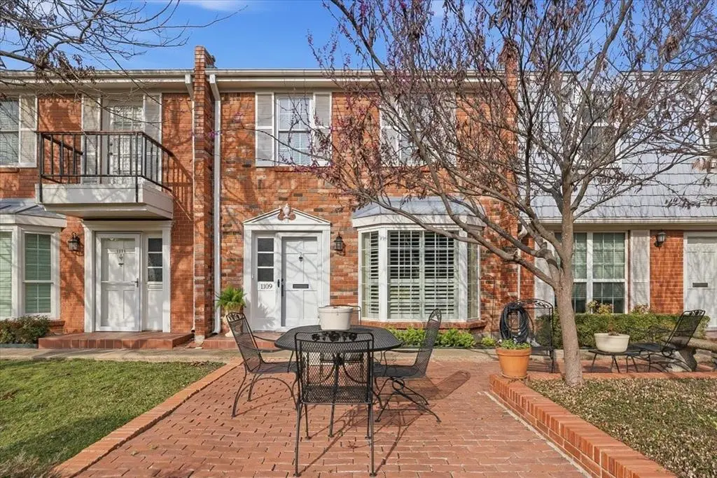 1109 Roaring Springs Road #1109, Fort Worth, TX 76114