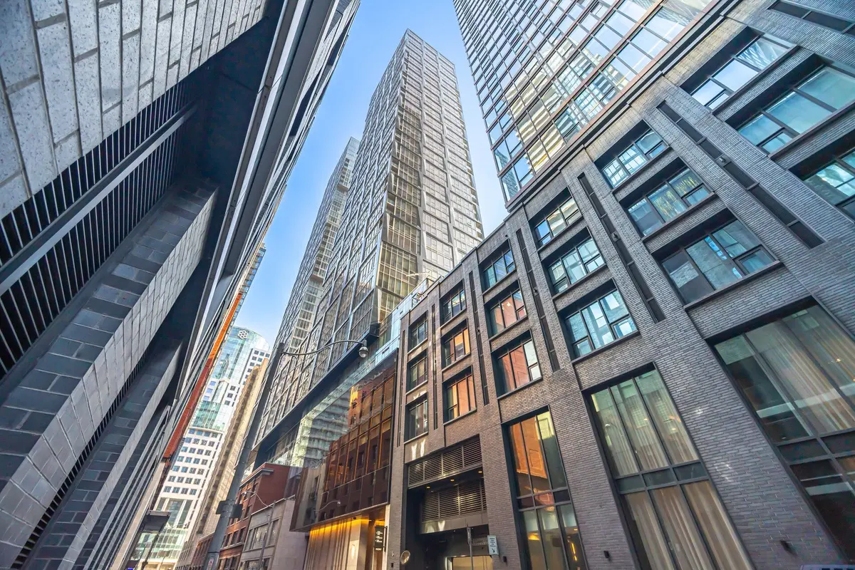 35 Mercer ST #2316, Toronto C01, ON M5V 1H2