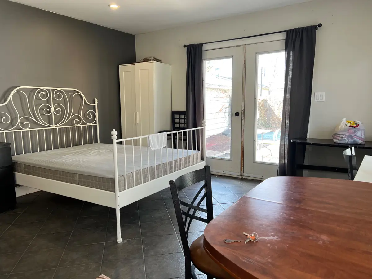 128 Arkell ST ##Back Unit, Hamilton, ON L8S 1N8