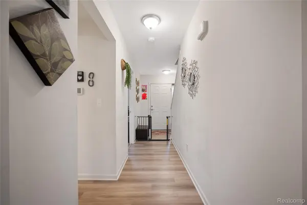 6709 Maplelawn DR, Ypsilanti Charter Township, MI 48197