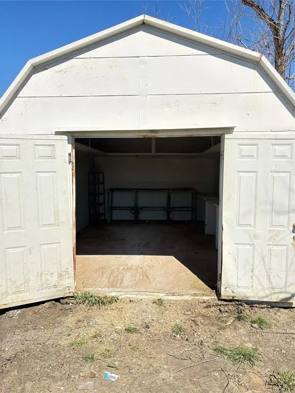 2985 Old Sherman Road, Whitesboro, TX 76273