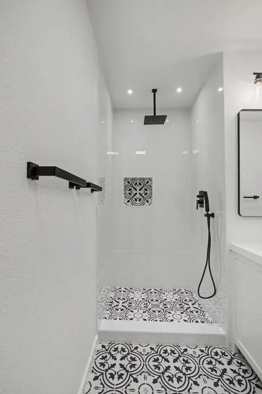 806 Laguna Drive, Garland, TX 75043