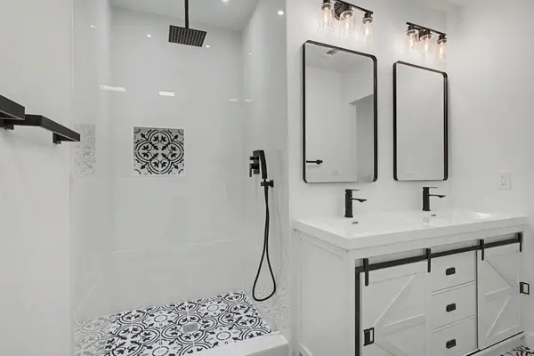 806 Laguna Drive, Garland, TX 75043