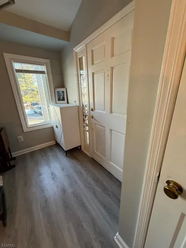 6 Troon Ter, Clinton Twp., NJ 08801