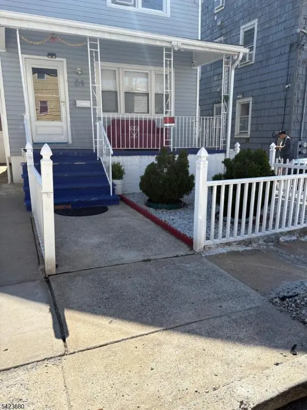 34 Cedar Ave, Elizabeth City, NJ 07202