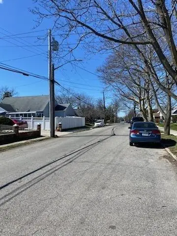 27-13 Coldspring RD, Far Rockaway, NY 11691