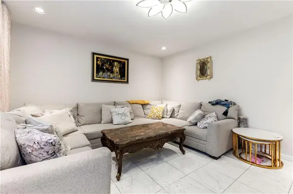 9424 Fort Hamilton Pkwy, Brooklyn, NY 11209