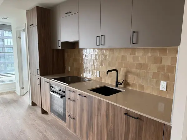 5 Quarrington LN #1002, Toronto C13, ON M3C 0S4